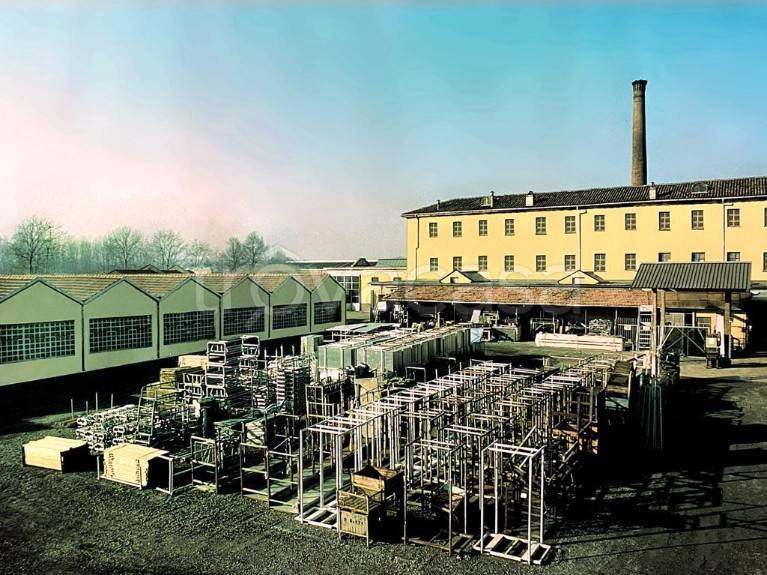 Capannone Industriale in vendita a Caselle Torinese via Fabbriche, 183