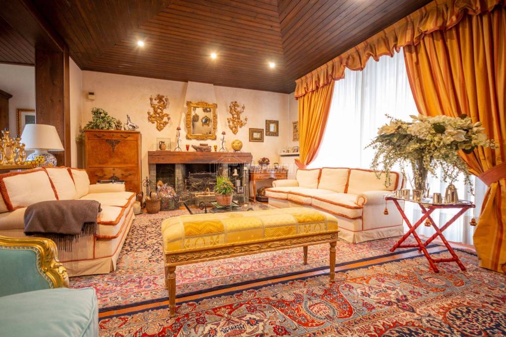 Villa in vendita a Trezzano sul Naviglio viale Leonardo da Vinci 227
