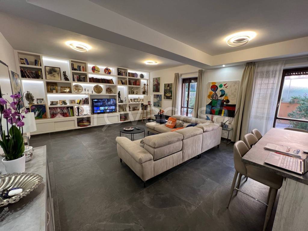 Appartamento in in vendita da privato a Roma piazza Albania