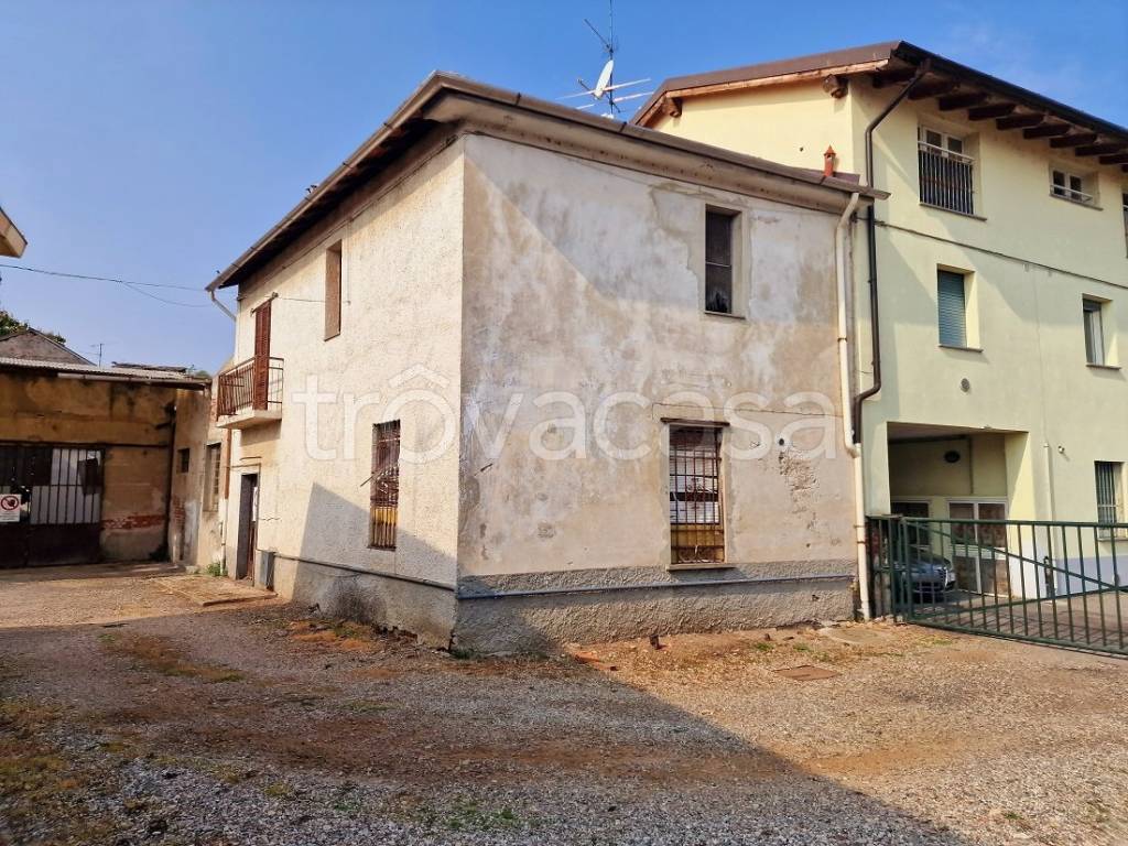 Casa Indipendente in vendita a Vigevano via Podgora, 26