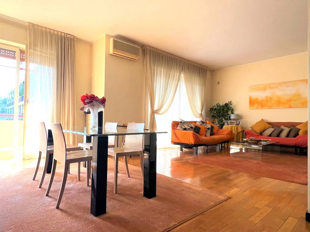 Appartamento in vendita a Milano via Adeodato Ressi, 19