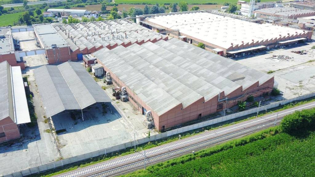 Capannone Industriale in vendita a Villastellone corso savona, 45