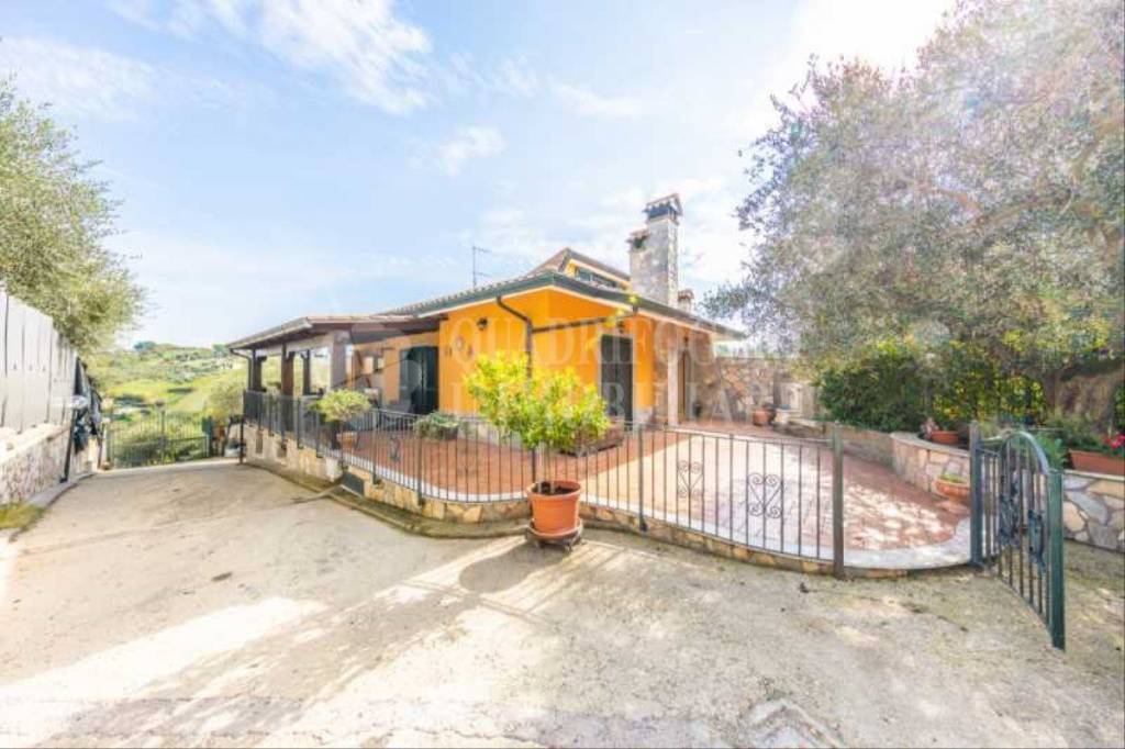 Villa in vendita a Mentana via delle Vigne Piccole, 51