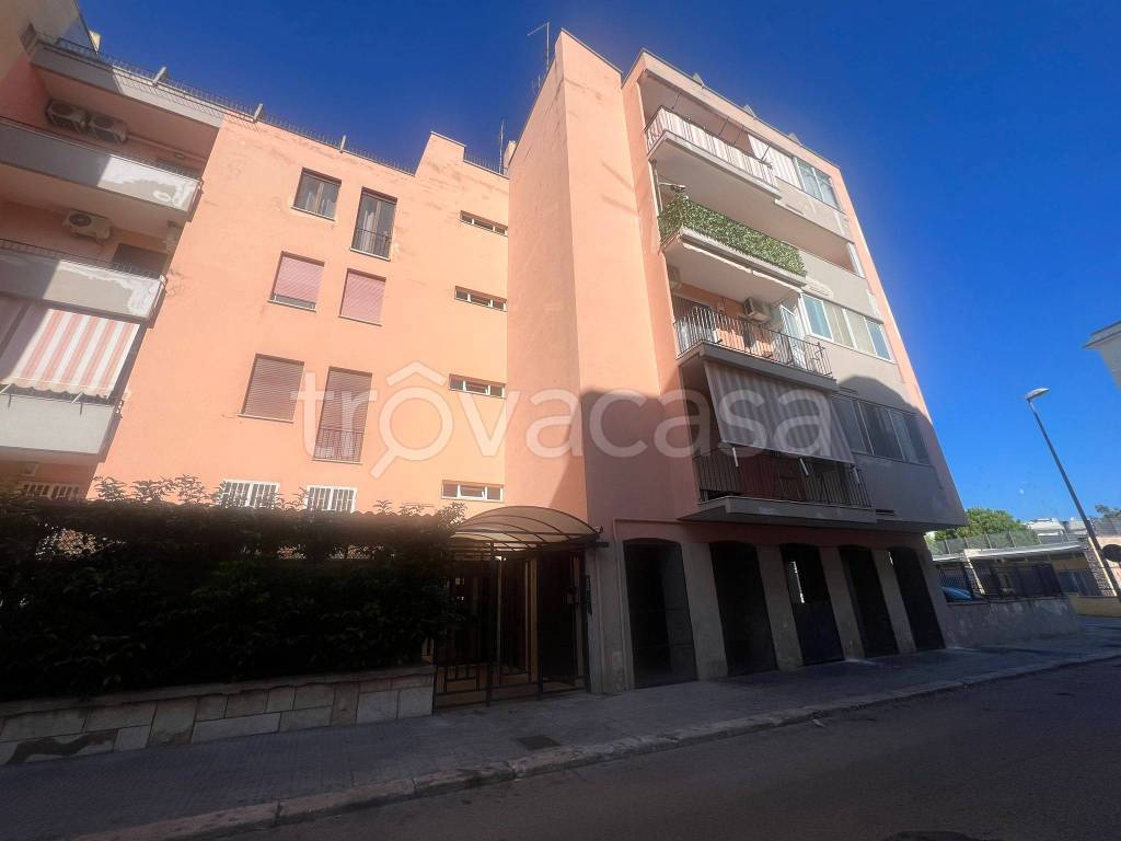 Appartamento in vendita a Bari via Agrigento