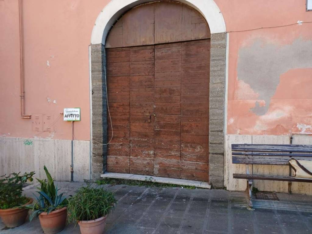 Magazzino in affitto a Frosinone piazza Garibaldi