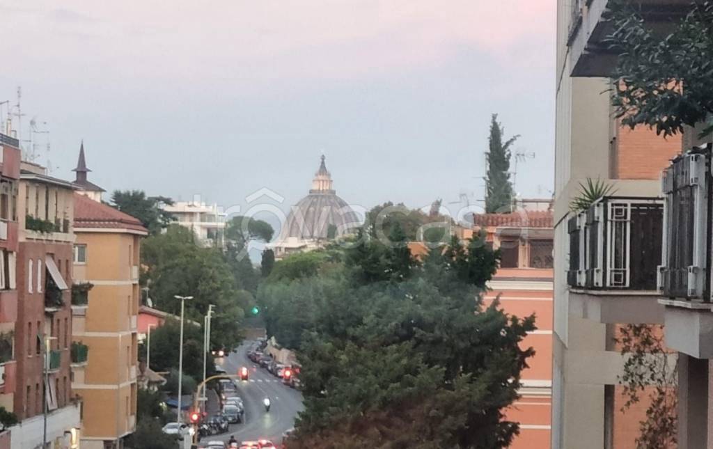 Appartamento in vendita a Roma largo San Pio V