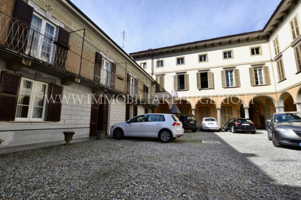 Casa Indipendente in vendita a Caprino Bergamasco via Vittorio Emanuele