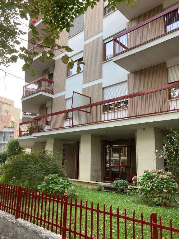 Appartamento in vendita a Grugliasco viale Bruno Radich, 34