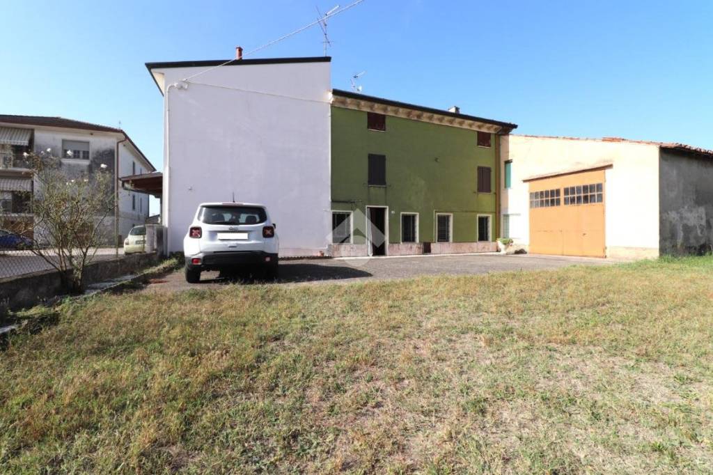 Villa a Schiera in vendita a Roverbella via Solferino San Martino, 33