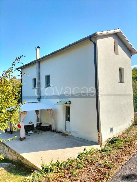 Casa Indipendente in in vendita da privato a Roccamorice via Roma, 31