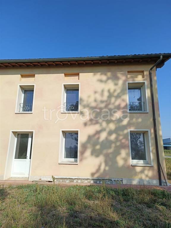 Villa Bifamiliare in vendita a Lugo via Fiumazzo, 447
