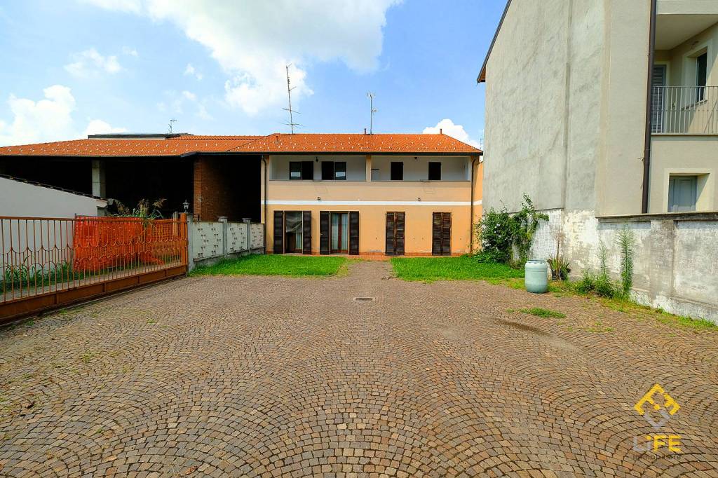 Villa in vendita a Galliate via Michelangelo Buonarroti, 39