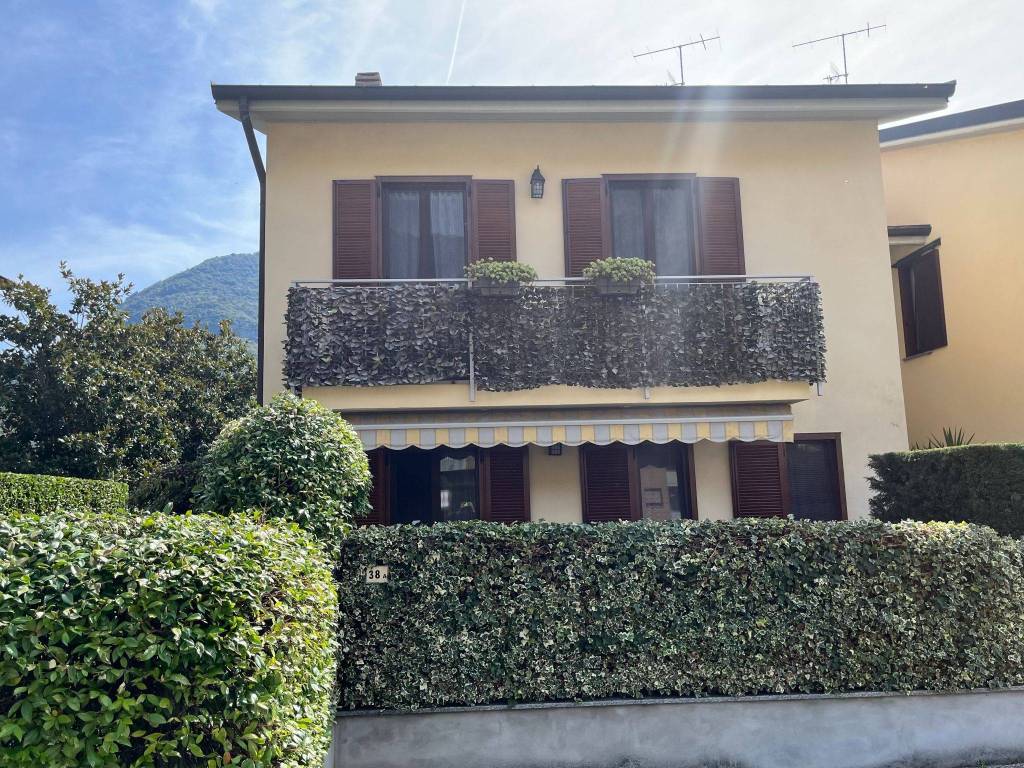 Villa in in vendita da privato a Valmadrera via Raffaele Casnedi, 38/a