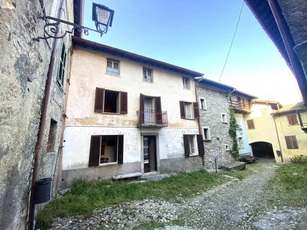 Casa Indipendente in vendita ad Alta Valle Intelvi