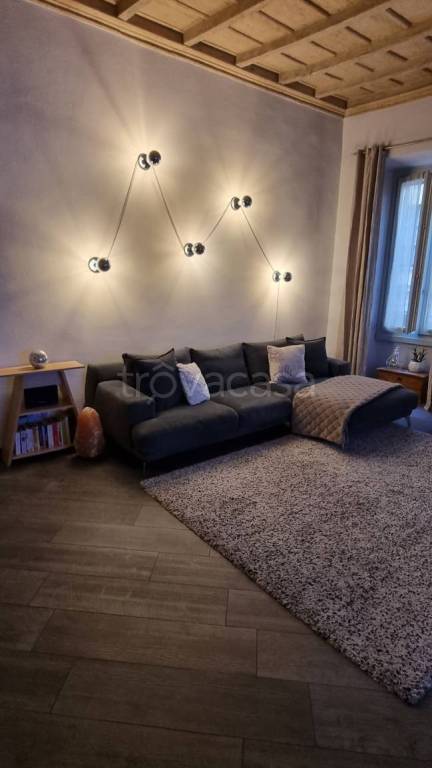 Appartamento in in vendita da privato a Borgomanero via Prevosto Felice Piana, 33