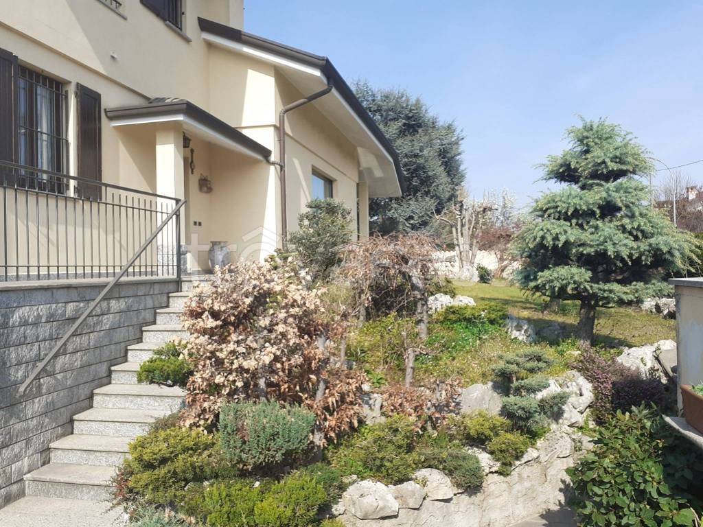 Villa in vendita a Parabiago via San Martino, 56