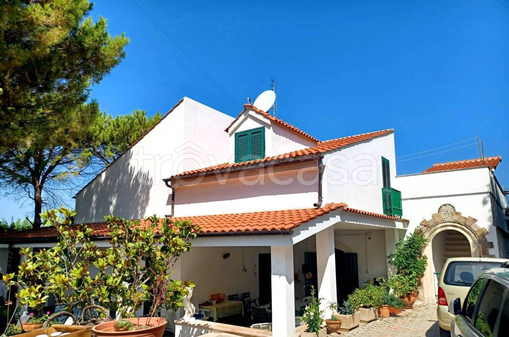 Villa Bifamiliare in vendita a Rodi Garganico strada Comunale Mascherizzo