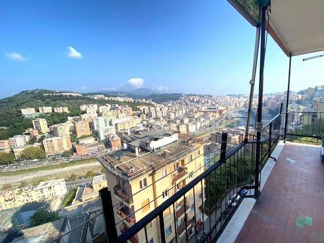 Appartamento in vendita a Genova via Antonio Burlando, 16c