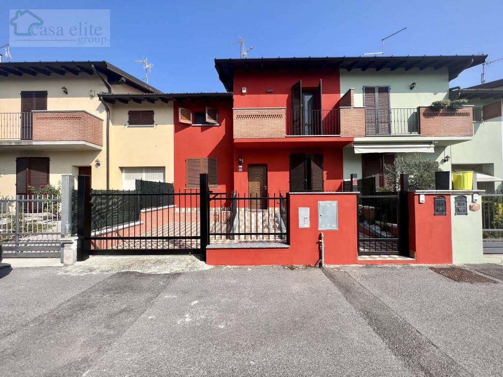 Villa a Schiera in vendita a Secugnago via Don Lorenzo Milani