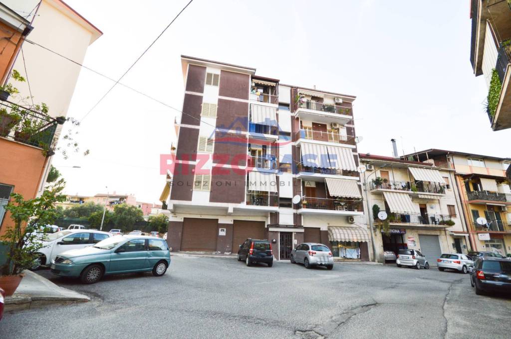 Appartamento in vendita a Corigliano-Rossano via Benaco, 11