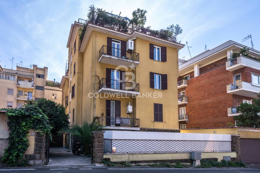 Appartamento in vendita a Roma via Vitellia