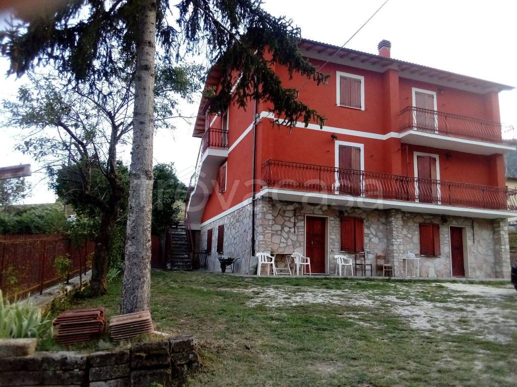 Villa Bifamiliare in in affitto da privato a Cascia località Poggio Primocaso, 8