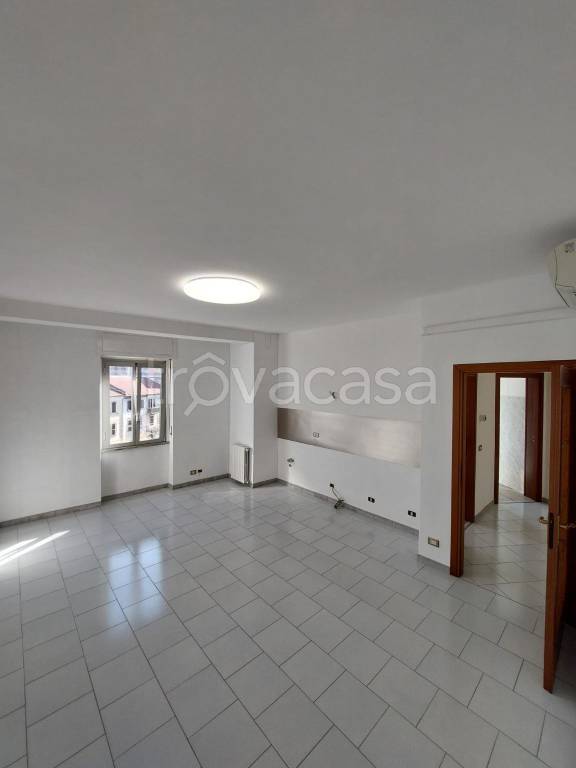 Appartamento in in vendita da privato a Limbiate viale Piave, 2