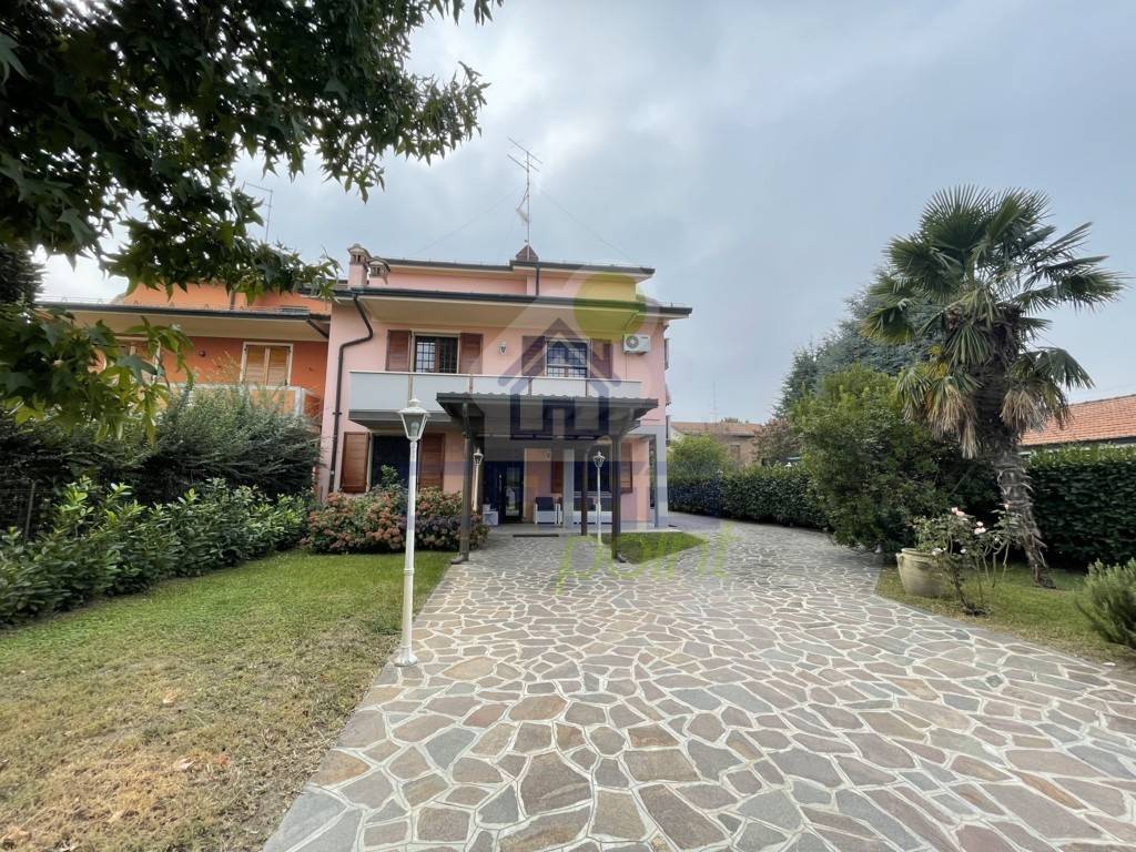 Villa Bifamiliare in vendita a Guastalla via ca' bruciata del pellegrino, 5