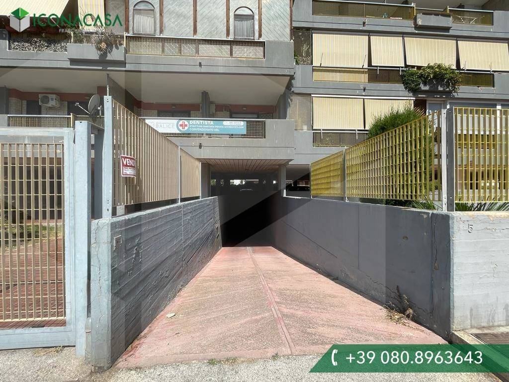 Garage in affitto a Bari via Moisè Maldacea