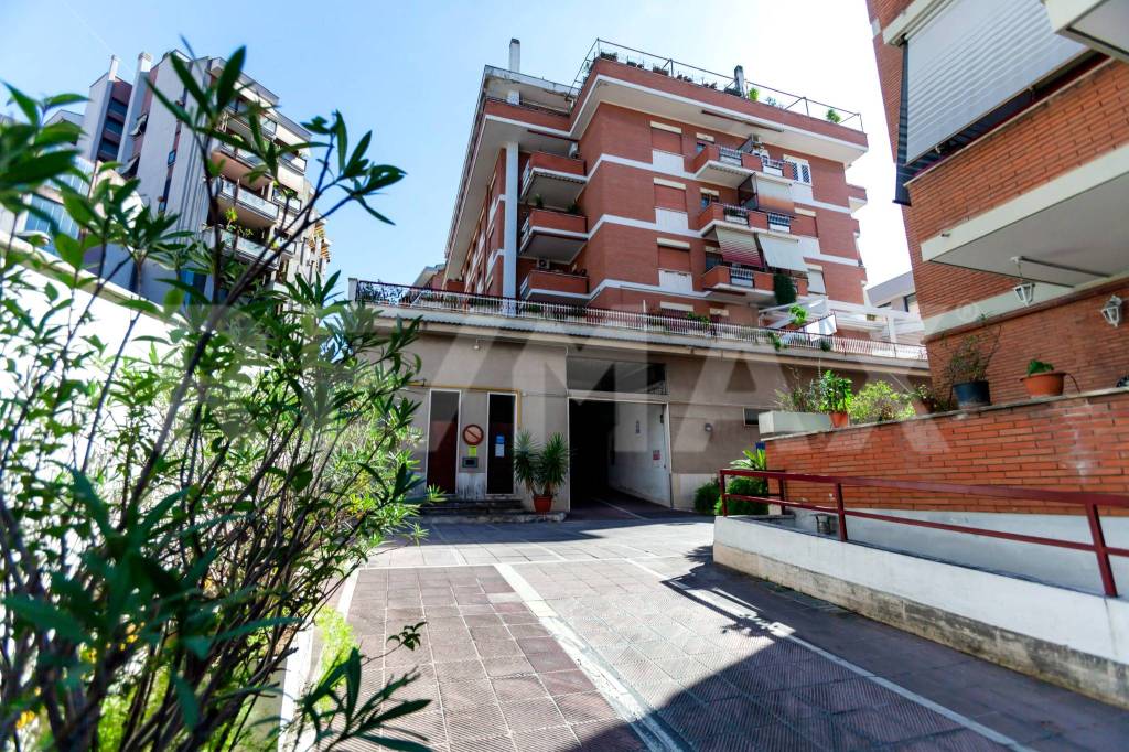 Appartamento in vendita a Roma piazzale Roberto Ardigò, 31