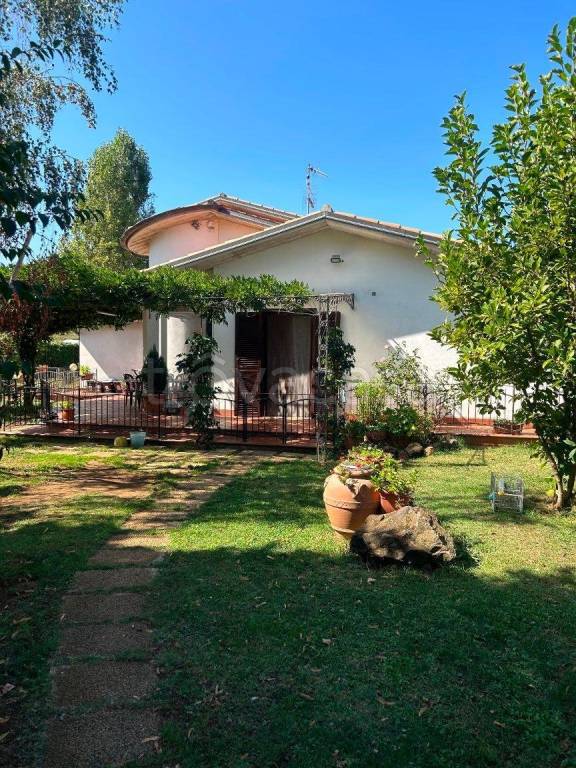 Villa in vendita a Colonna via delle Carrarecce