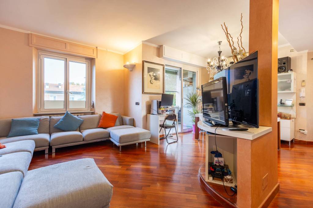 Appartamento in vendita a Milano via Chiari, 1