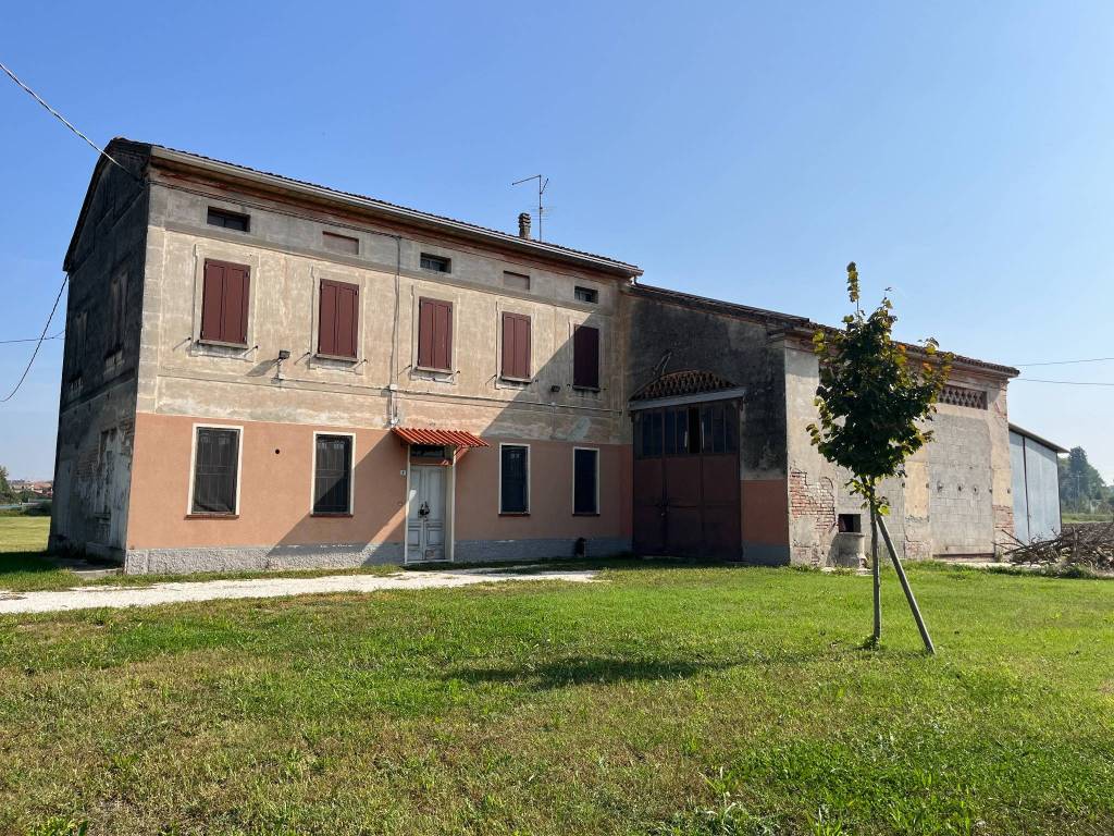 Villa in vendita a Marcaria strada Gazzuolo, 3