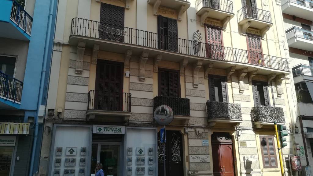 Appartamento in vendita a Bari via Gian Giuseppe Carulli, 152