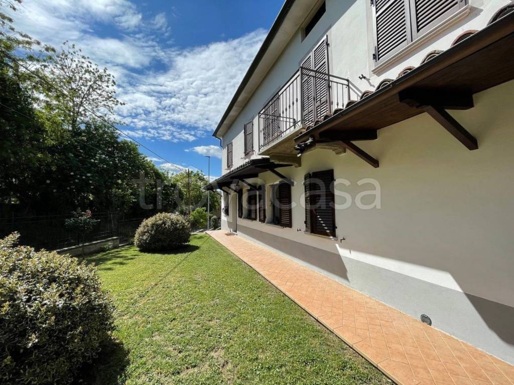Villa in vendita a Nizza Monferrato strada Canelli, 101