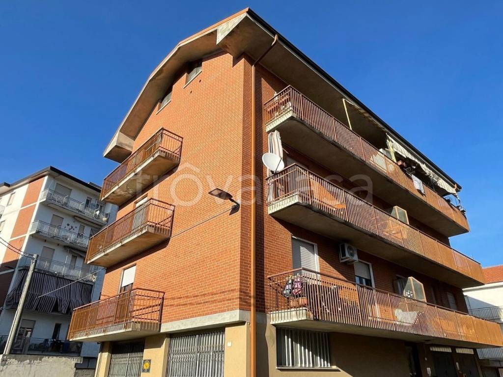 Appartamento in vendita a Santo Stefano Belbo via Ghignone, 7