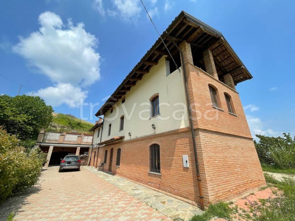 Villa in vendita a Castiglione Tinella strada brosia, 26