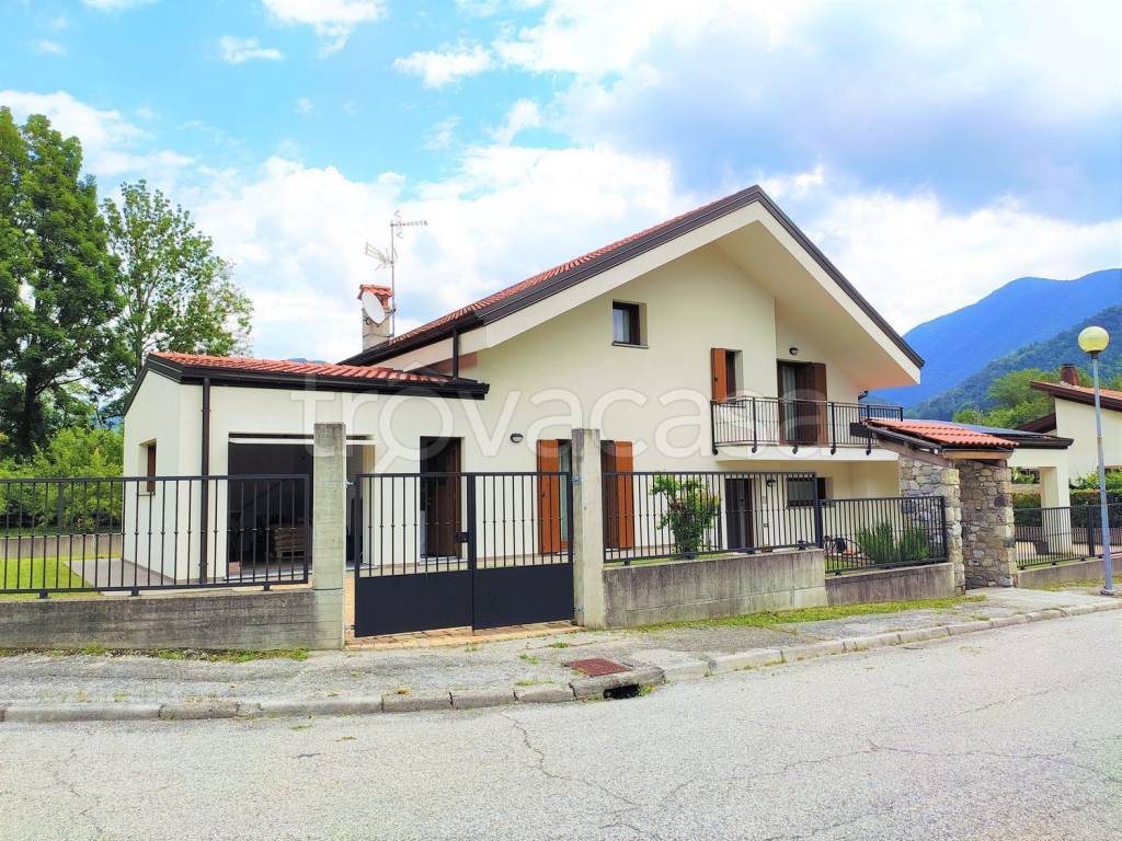 Villa in vendita a Tolmezzo via Principale, 2