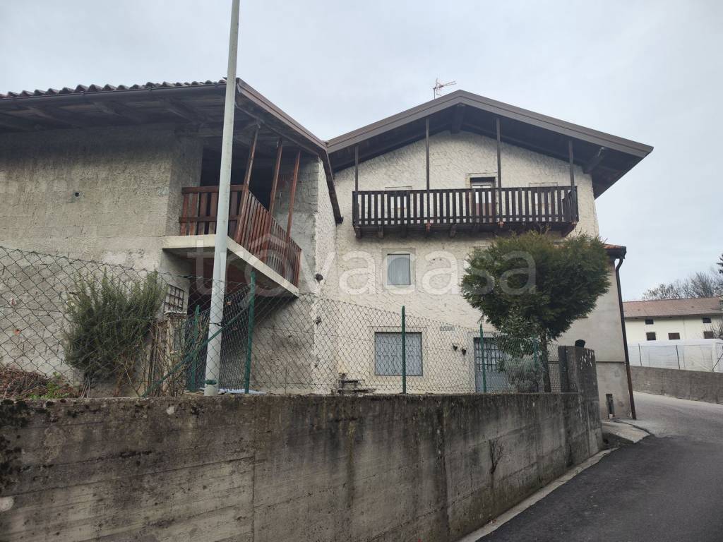 Villa in vendita a Enemonzo via Centrale, 1