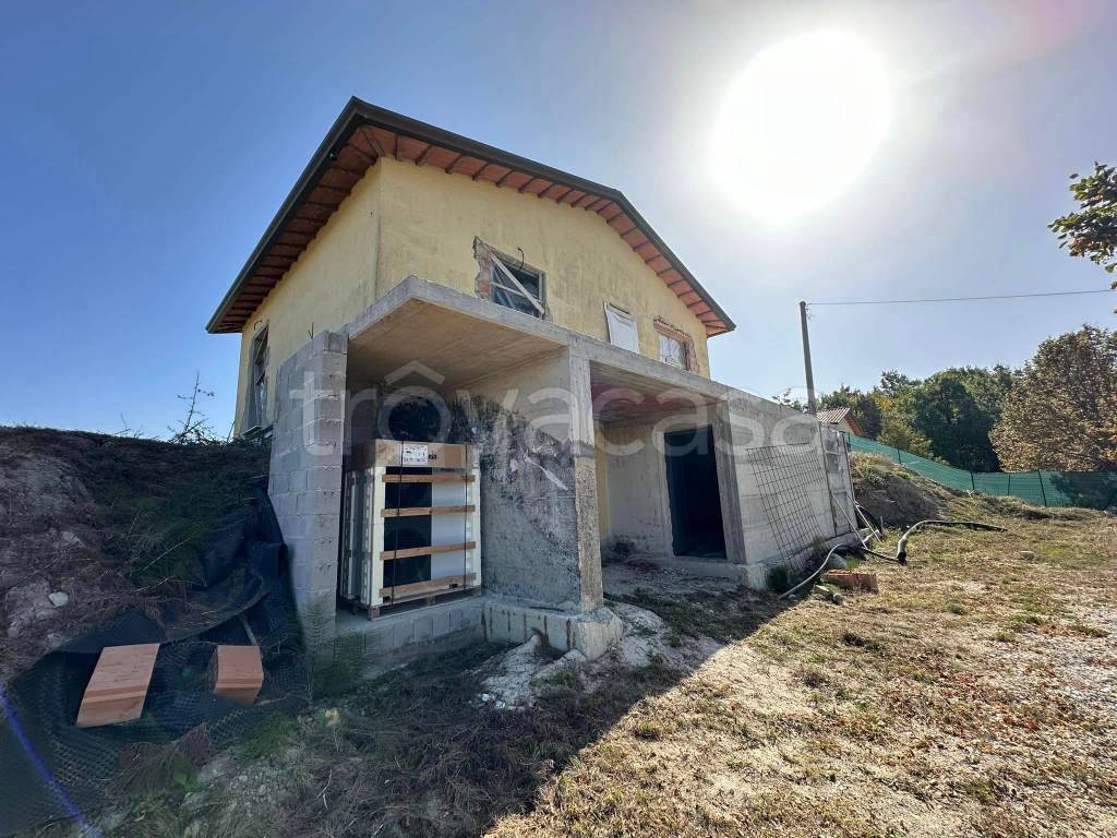 Villa in vendita a Gualdo Tadino strada Regionale del Subasio