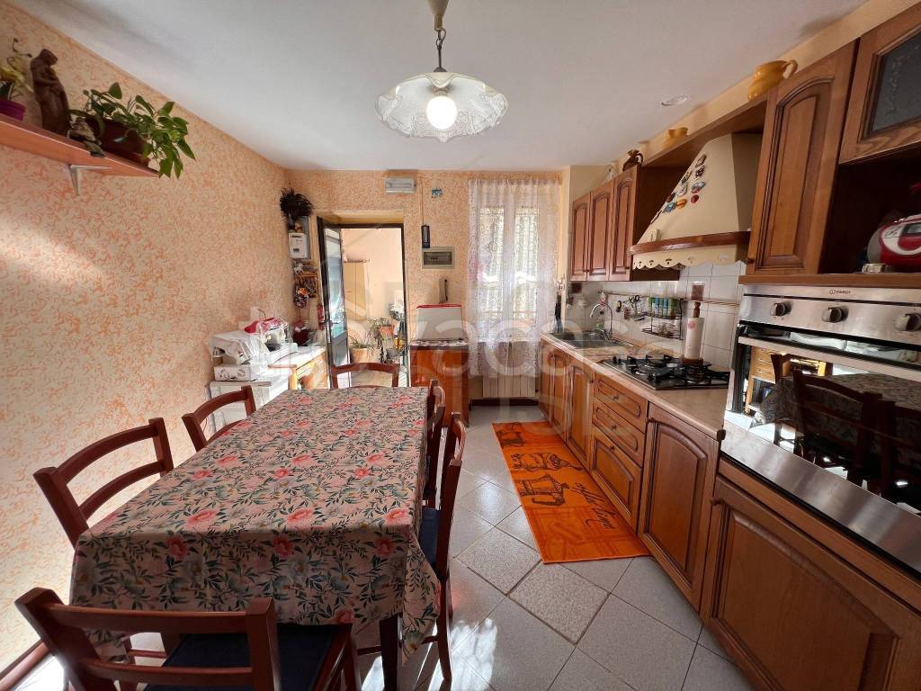 Appartamento in vendita a Besano via Prestini, 4