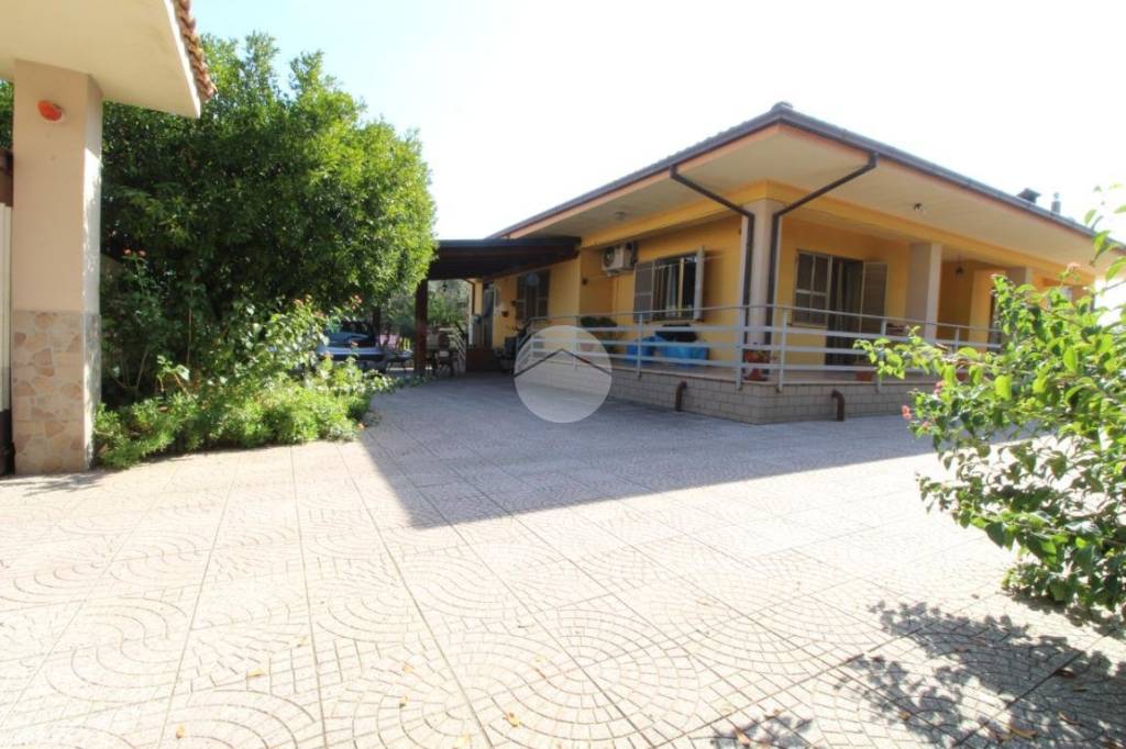 Villa in vendita a Montalto Uffugo via Lagonegro, 8