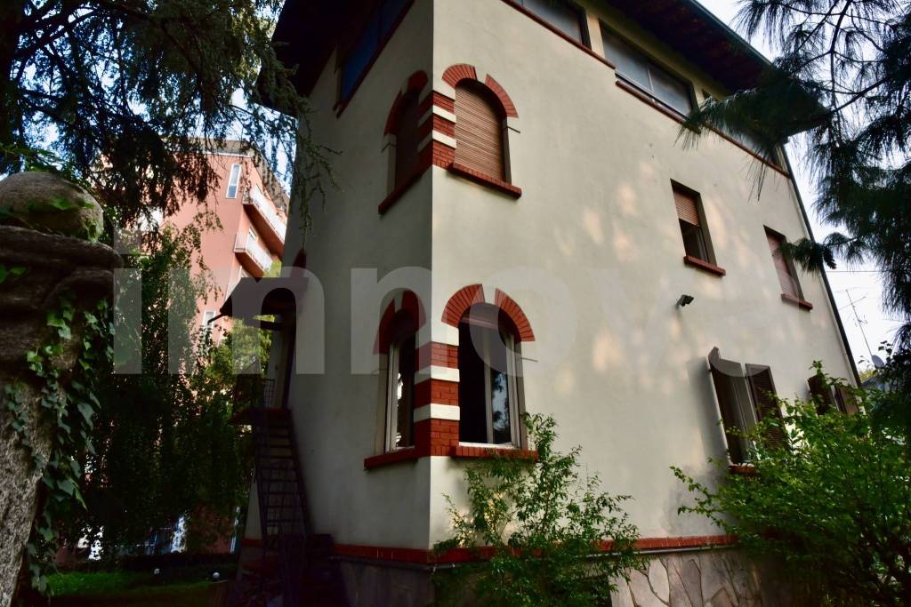 Villa Bifamiliare in vendita a Seveso corso Giuseppe Garibaldi, 116