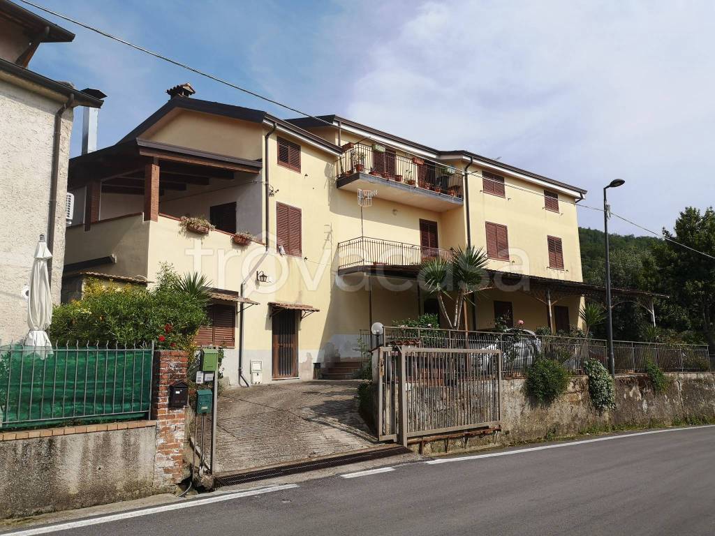Appartamento in vendita a Ceraso via Sansumino