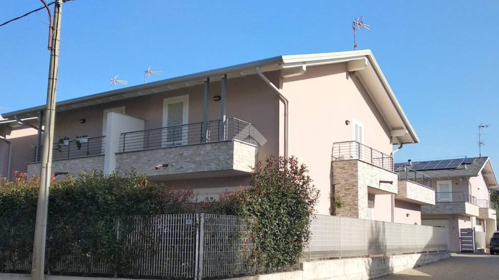 Villa a Schiera in vendita a Cassano Magnago via 4 Novembre, 33