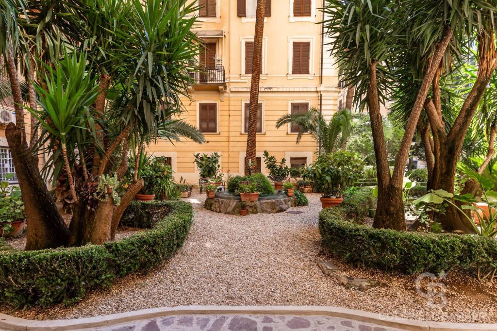 Appartamento in vendita a Roma via Domenico Cimarosa