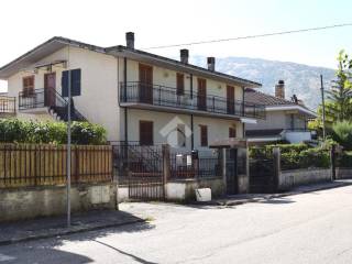 Villa bifamiliare in vendita a tagliacozzo via della stazione