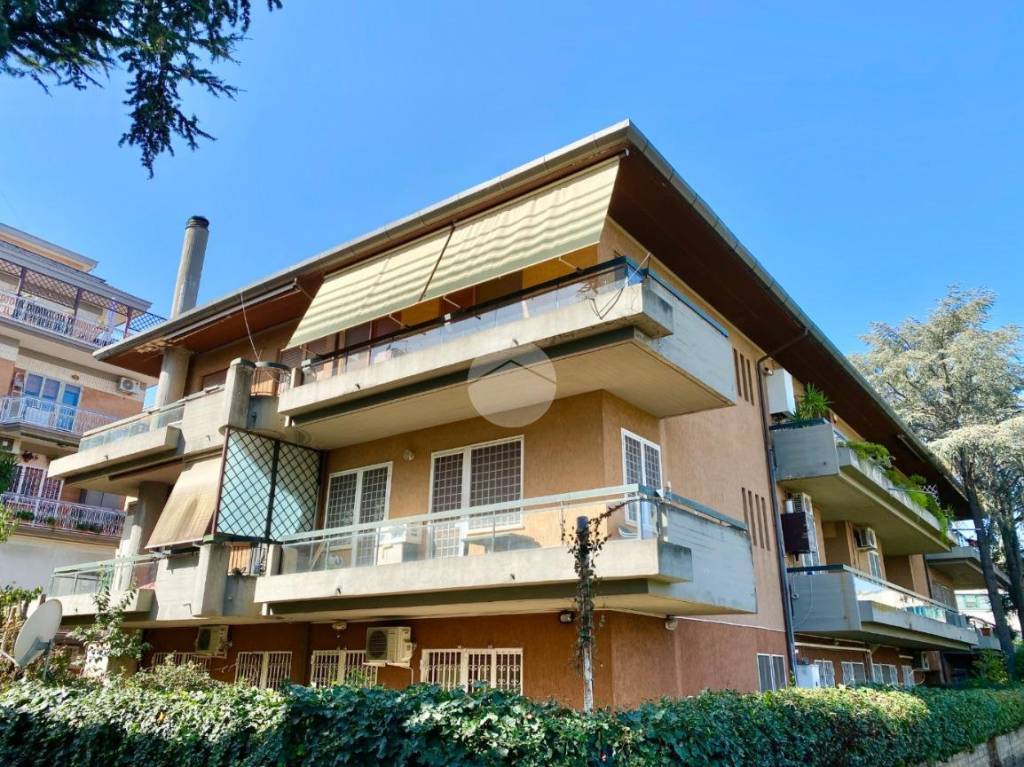 Appartamento in vendita a Roma via Dario Niccodemi, 39