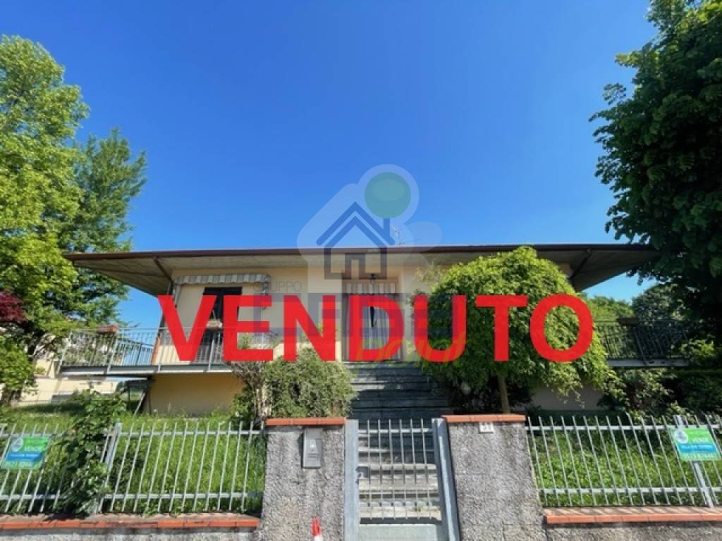 Villa in vendita a Castelvetro Piacentino via Ugo Biolchi San Giuliano Castelvetro p.No
