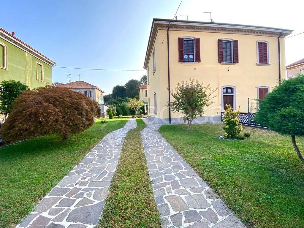 Villa in vendita a Capriate San Gervasio via Giuseppe Garibaldi